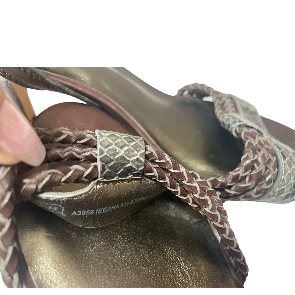COACH Ieesha strappy leather sandal with kitten heel. 8.5 - Picture 4 of 8